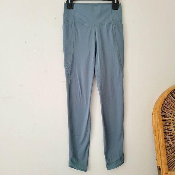 All In Motion Cropped Leggings Fog Blue Small - Picture 1 of 8